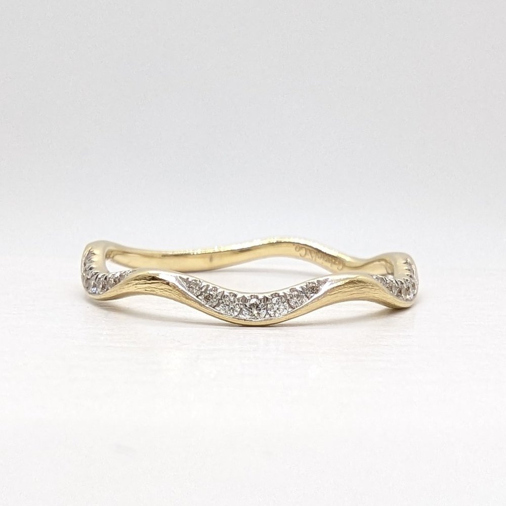 Gabriel & Co. 14K White Gold Curved 1/6TCW Diamond Stackable Ring Band Size 9